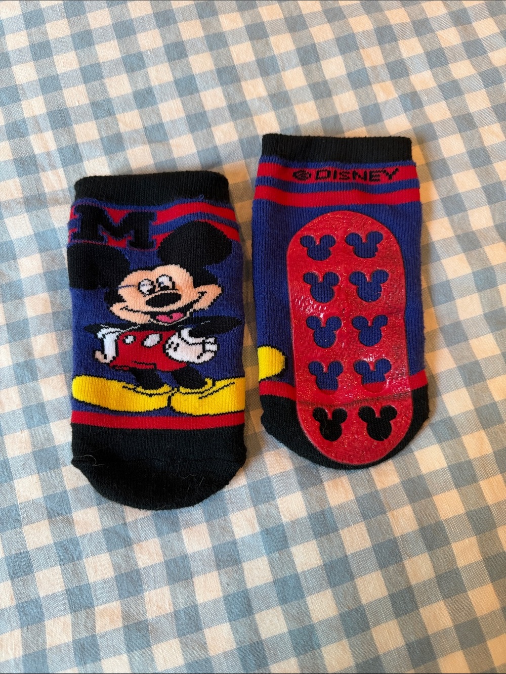 Toddler Mickey Mouse Disney no slip socks, EUC